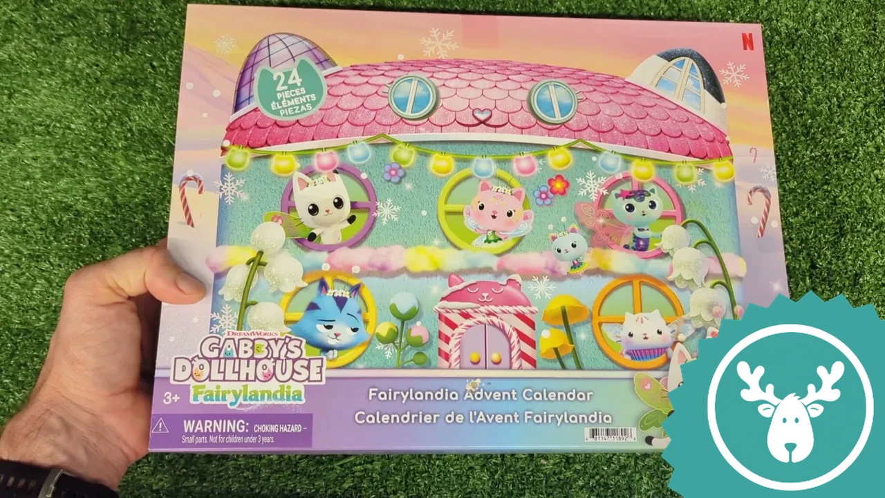 Die bunte Vorderseite zeigt das Puppenhaus mit den beliebten Katzenfreunden im zauberhaften Feen-Look.