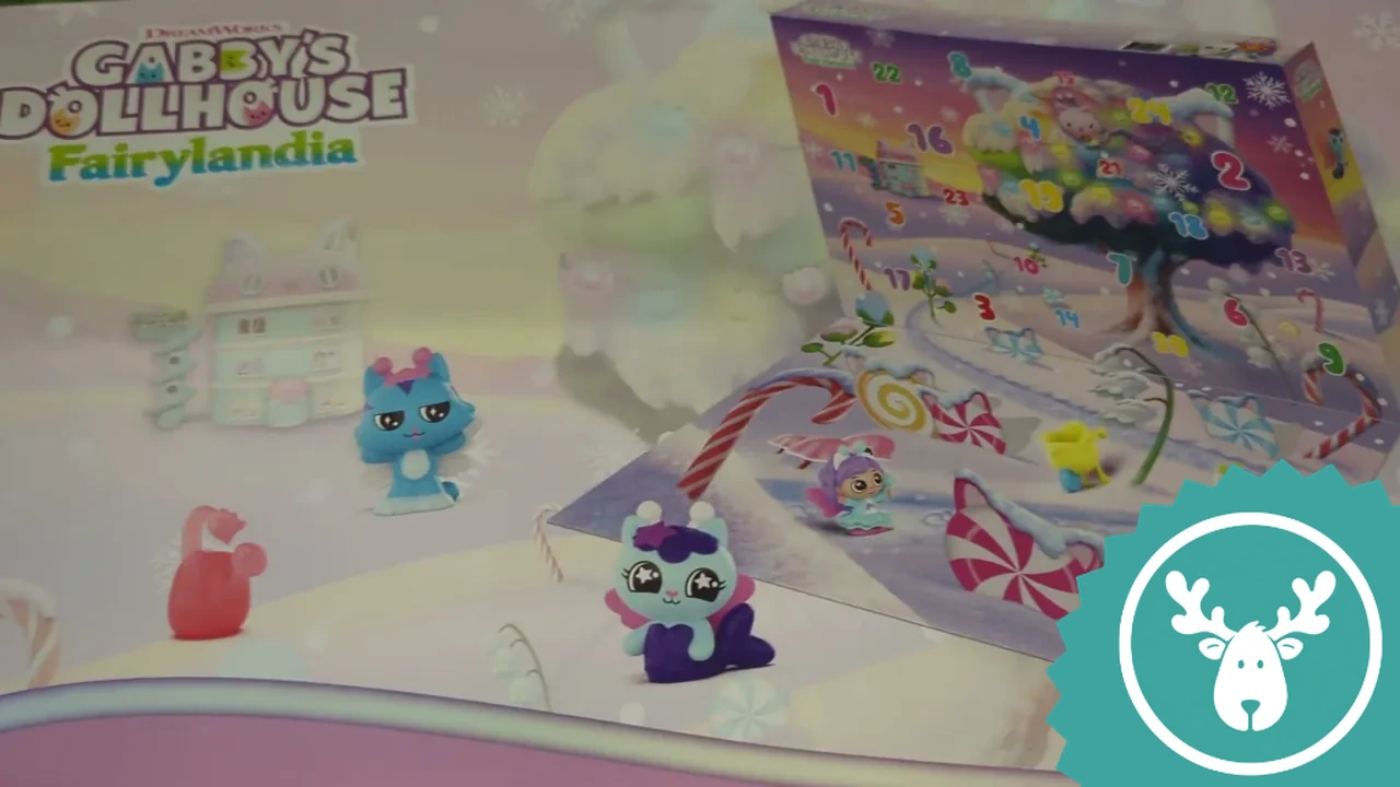 Aufgeklappt dient die Verpackung direkt als winterliche Spielfläche für die enthaltenen Figuren und Accessoires.