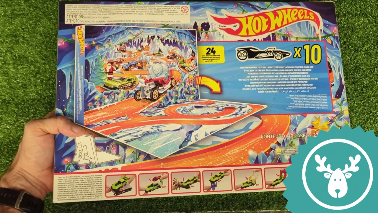 Die Rückseite zeigt, wie sich der Kalender zu einem winterlichen Diorama aufklappen lässt, um direkt damit zu spielen.
