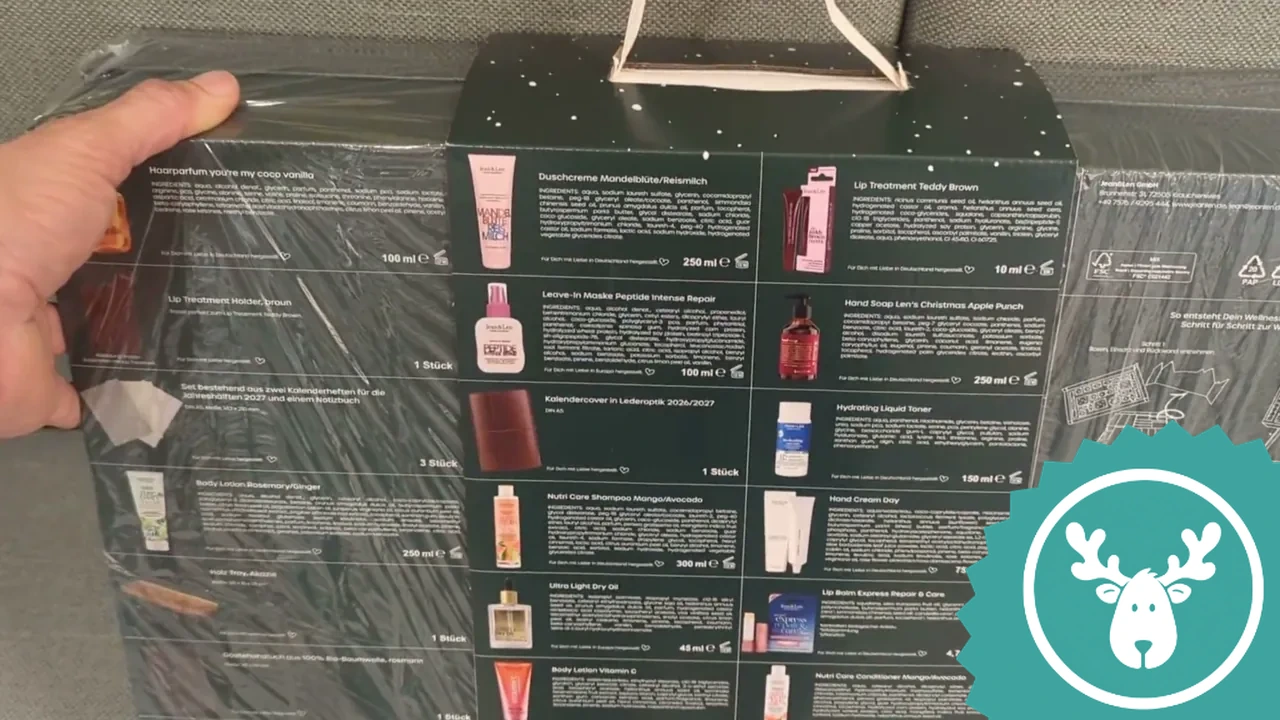 Der Kalender lässt sich zu einer festlichen 3D-Winterlandschaft aufbauen und wird so zur hübschen Dekoration.