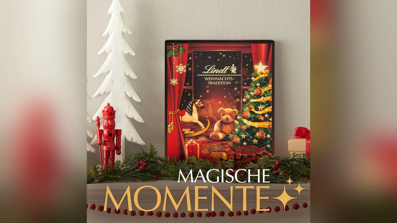 Der Kalender passt gut in die weihnachtliche Deko.