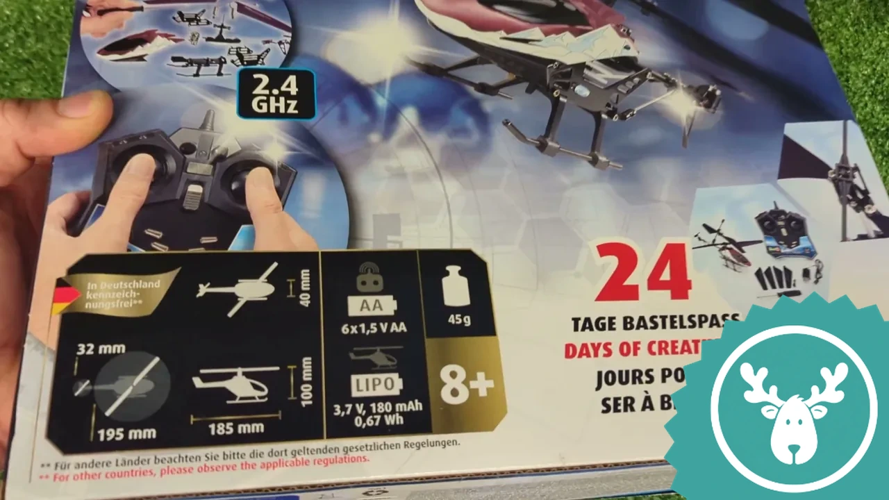 Auf der Verpackung sind die Maße des Helikopters und die Altersempfehlung ab acht Jahren übersichtlich dargestellt.