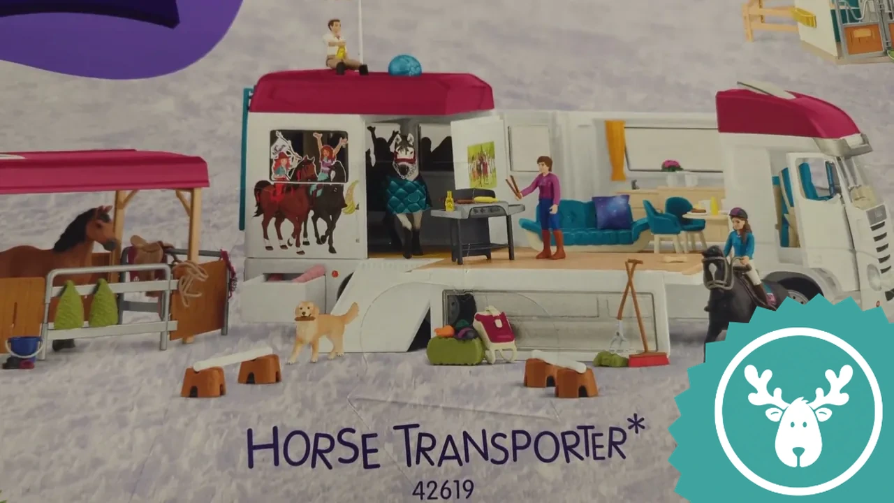 Auf der Rückseite der Verpackung wird unter anderem der detailreiche Schleich Horse Transporter vorgestellt.