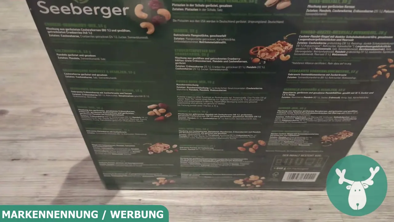 Auf der Rückseite der Verpackung sind alle 24 verschiedenen Snack-Überraschungen und deren Zutaten aufgeführt.