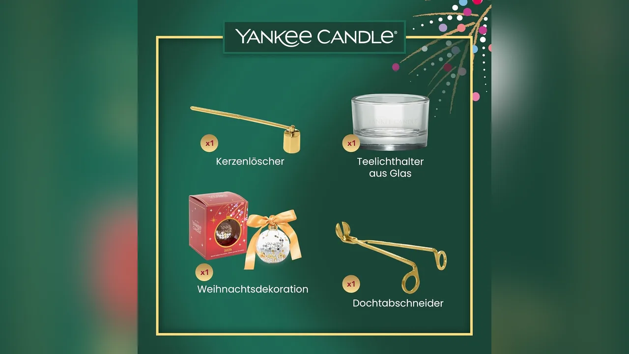 Das Zubehör im Kalender: Kerzenlöscher, Teelichthalter, Weihnachtsdeko und Dochtschneider.