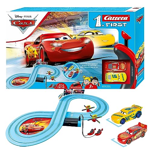 Carrera FIRST Disney Pixar Cars Rennbahn Set | Race of Friends | Batteriebetriebene Rennstrecke | Ab 3 Jahren | Lightning McQueen vs. Cruz Ramirez